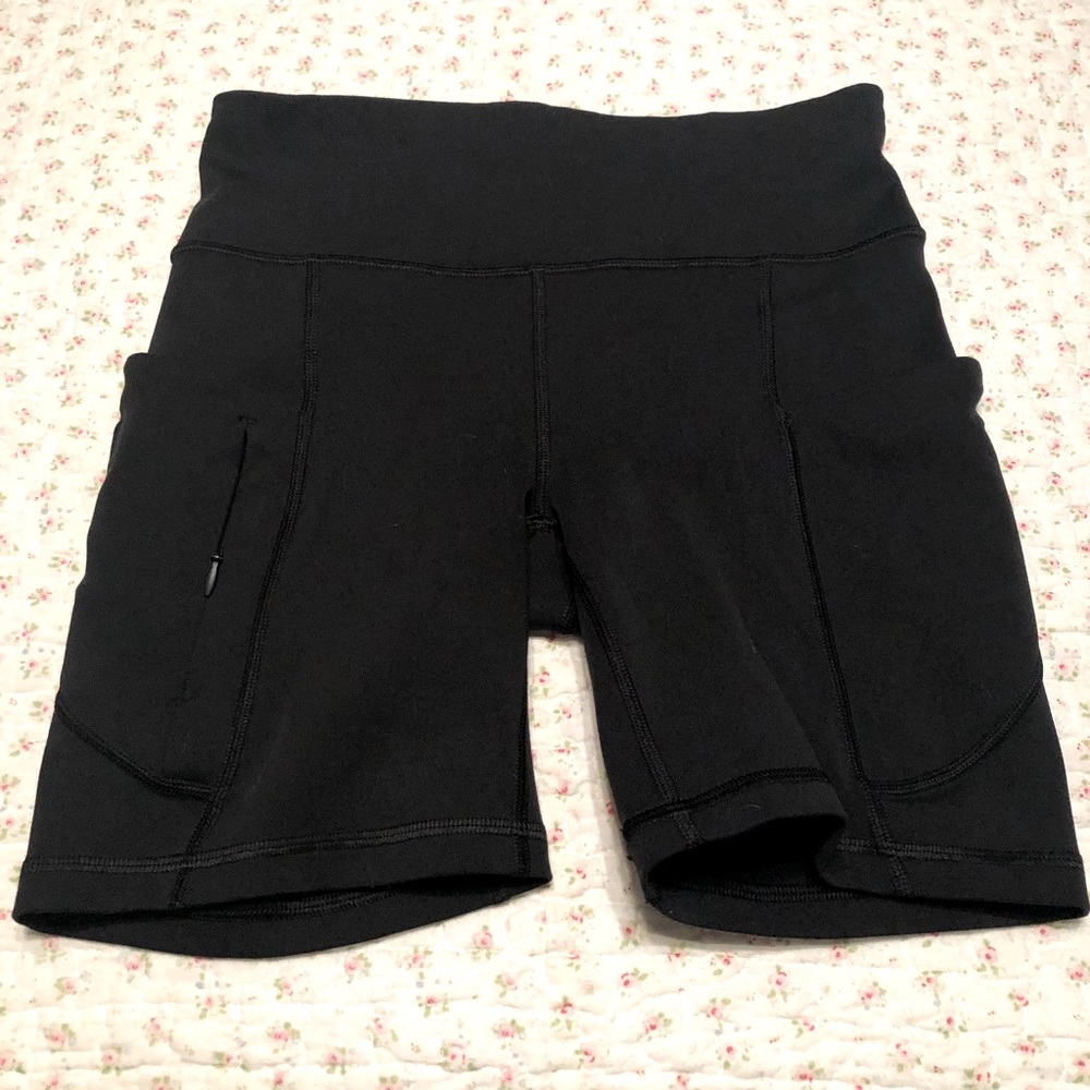 Athleta Ultimate Stash Pocket Short in Black